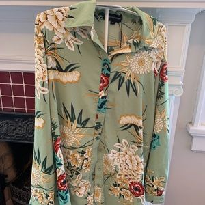 Pretty little things floral‎ button down tunic. Brand new.